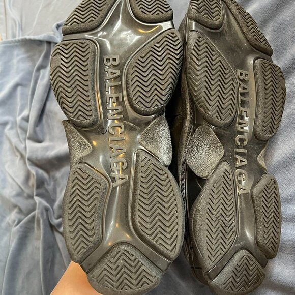 Balenciage Tripe S Sneakers - Picture 4 of 9